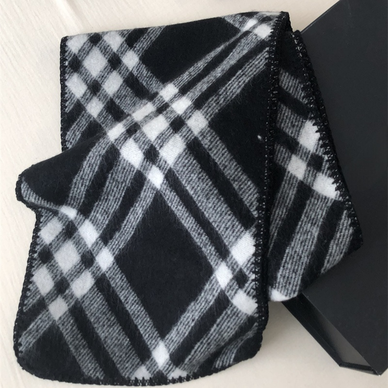 ウール混紡チェック柄保温ショール