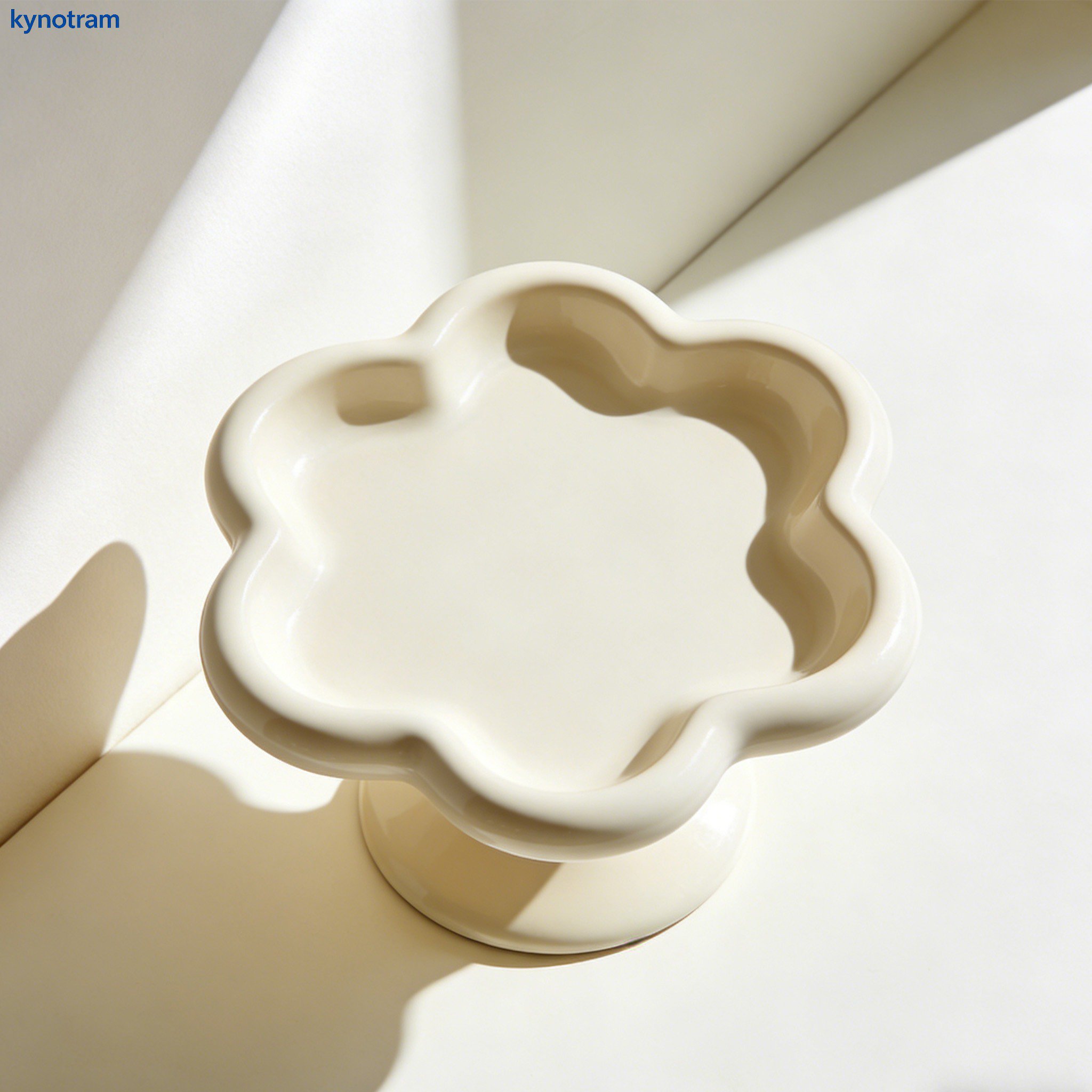 Desktop storage trays (3 pieces)