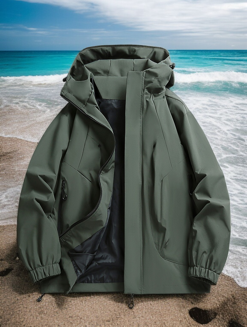 고급 소재로 제작된 남자 재킷