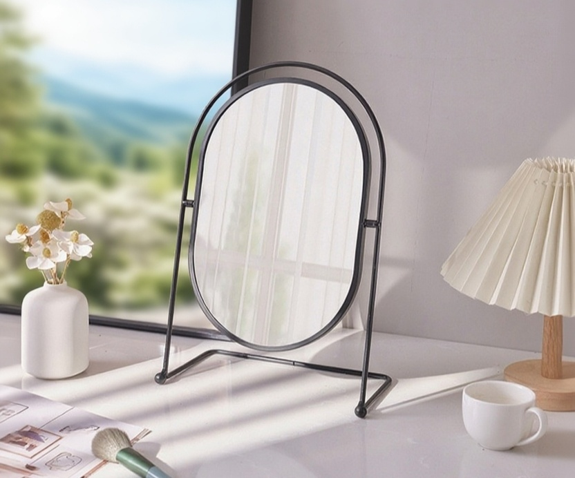 선명한 반사율을 자랑하는 화장경