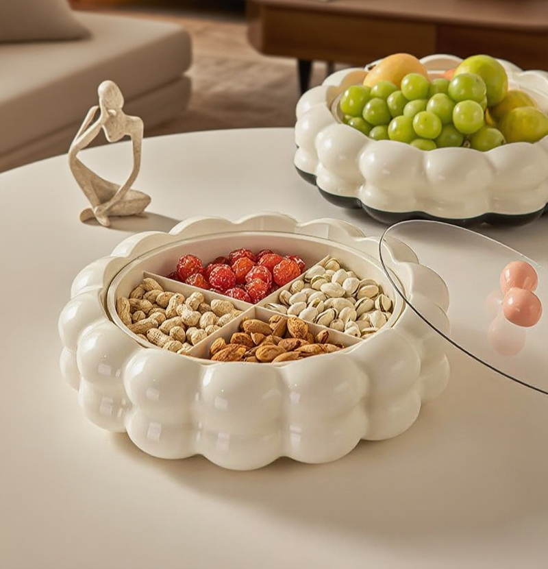 뚜껑을 닫은 상태의 분격대 과자 쟁반