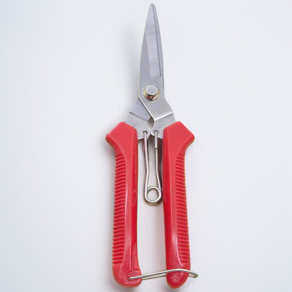 튼튼한 두꺼운 가지치기 가위와 원예 작업