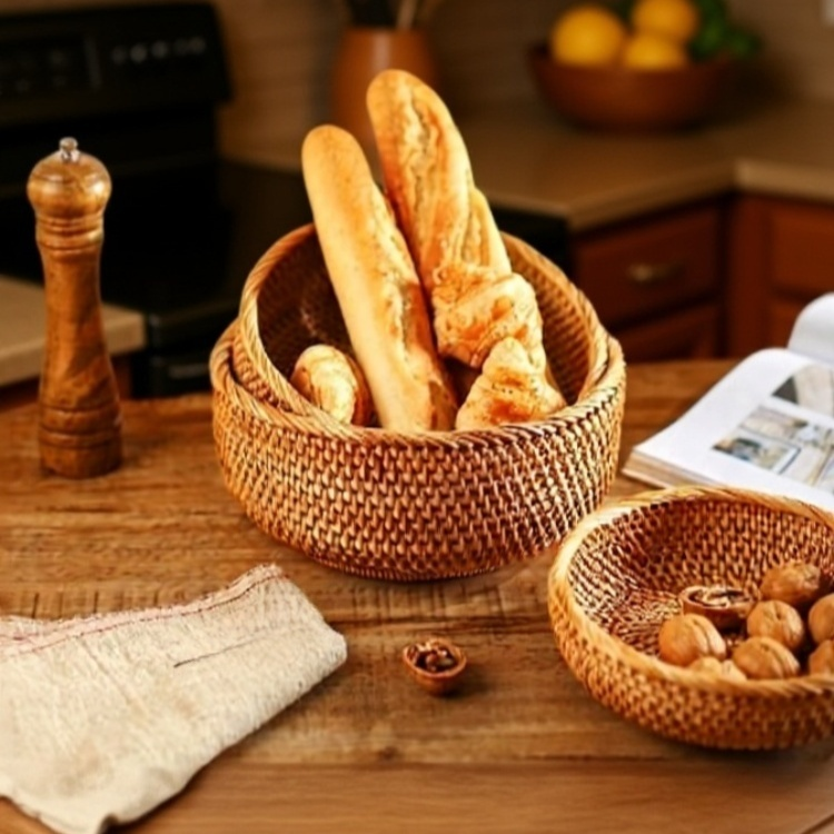 Cesta de pan natural para mesa de cocina