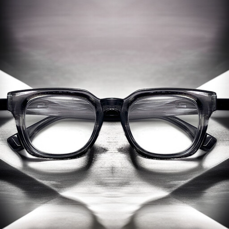 Gafas de aumento para mujer con montura gruesa y protección luz azul