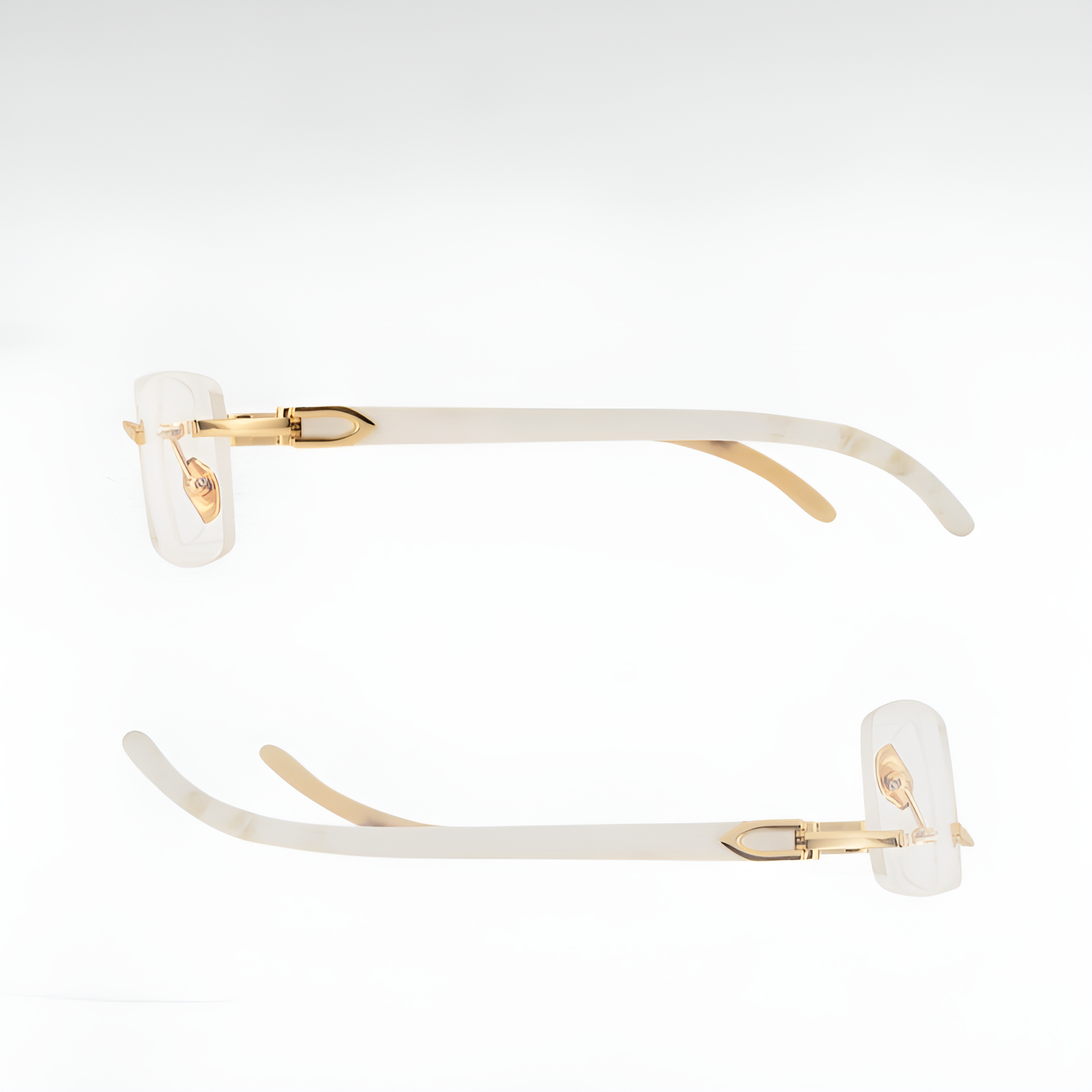 Persona usando gafas de lectura antifatiga con forma de cuerno