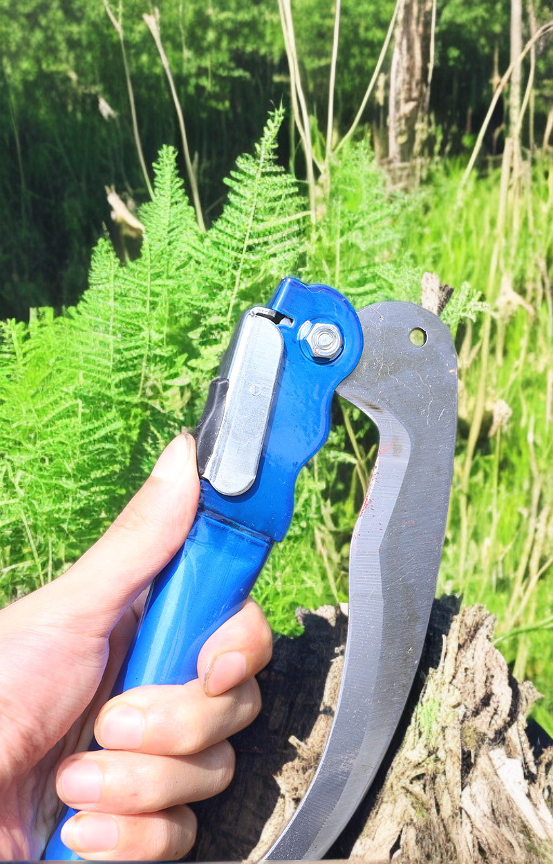 Sharp steel sickle for easy crop cutting