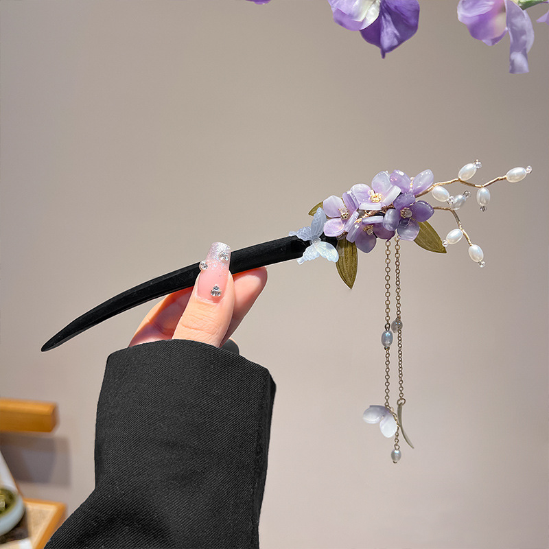 Spinka do włosów z frędzlami