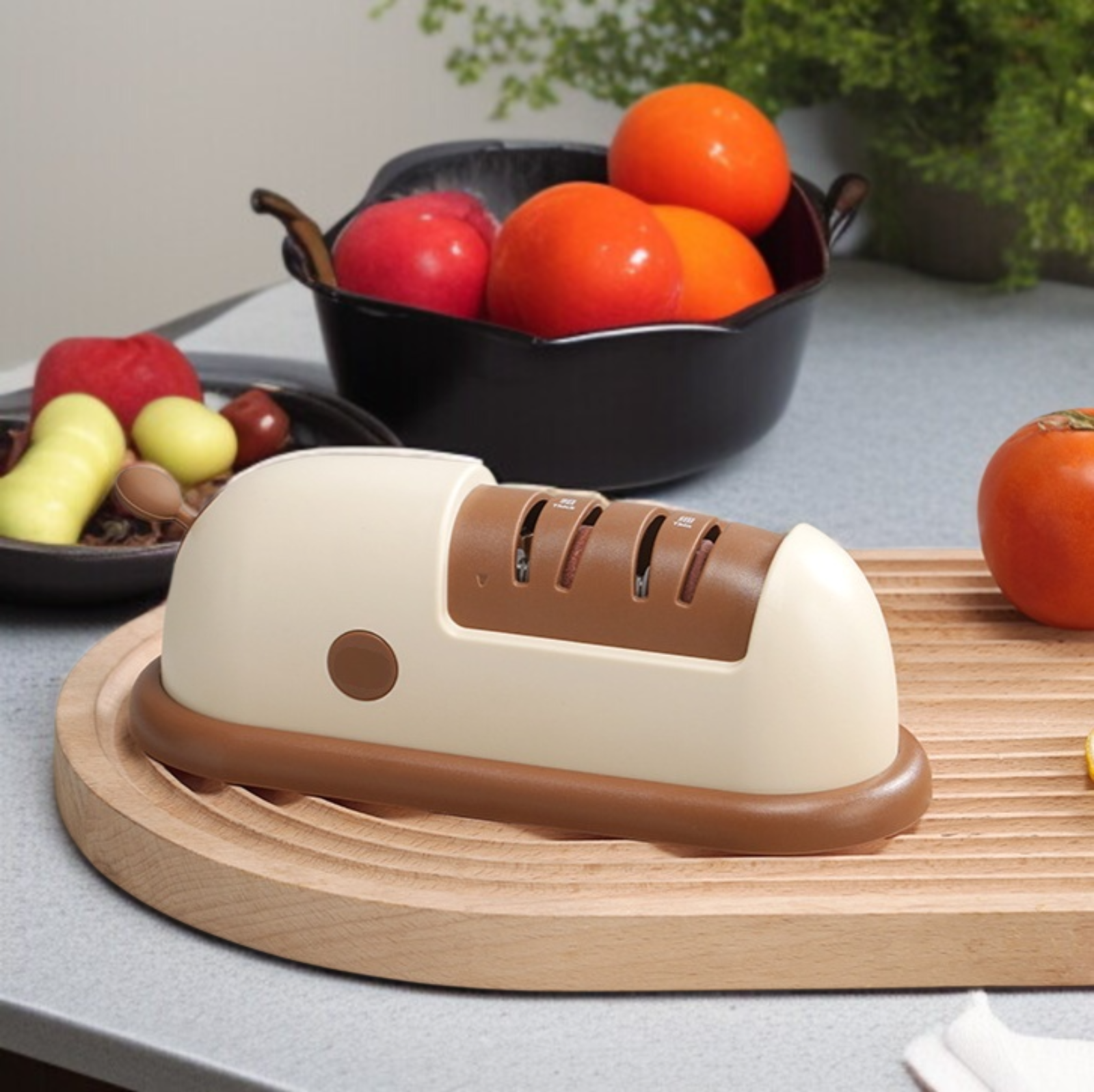 家庭用電動包丁研ぎ器 3秒速研ぎ 滑り止め吸盤ベース 刃グラインダー キッチン多機能砥石 自動小型包丁研ぎ器 Type-C電源