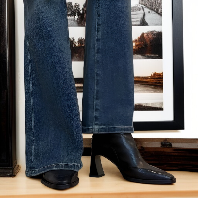 2025秋冬新作、黒色のフランス風太ヒールショートブーツ、ストレッチスリムブーツ、マーティンブーツ