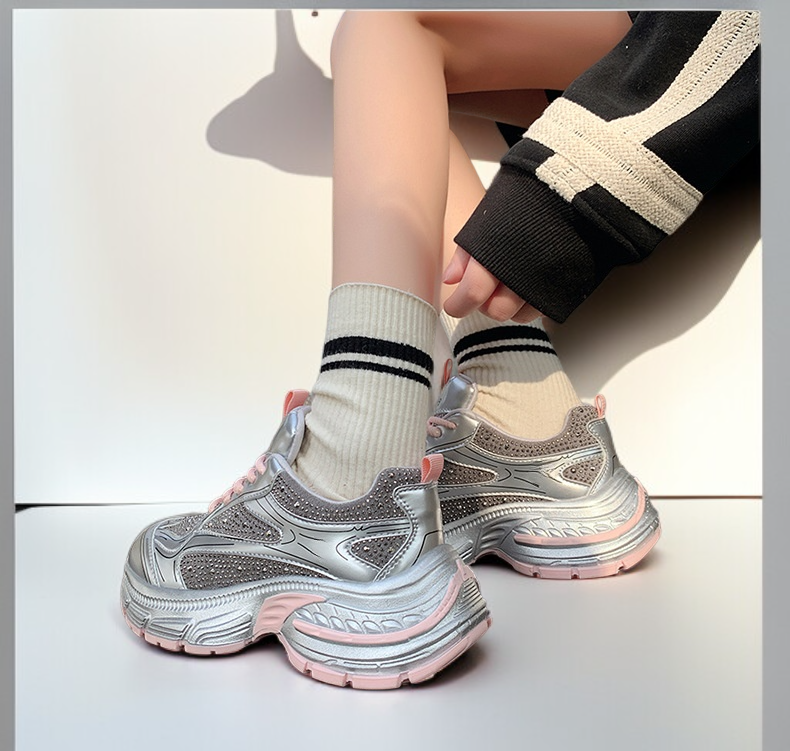 다양한 컬러의 여성용 플랫폼 신발 모음