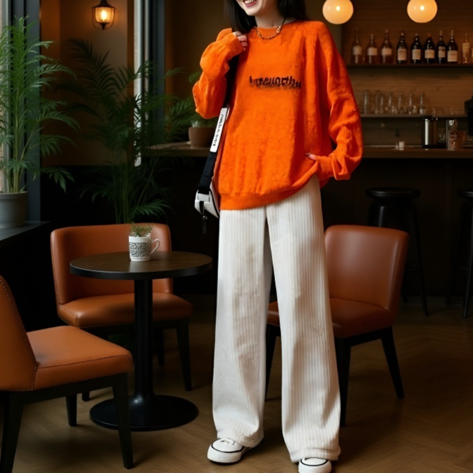 秋と冬の女性用のクリーム色のワイドレッグパンツに、ベルベットと厚みのあるハイウエストのルーズパンツで着痩せ効果があり、汎用性の高いドレープ性のカジュアルストレートパンツです。