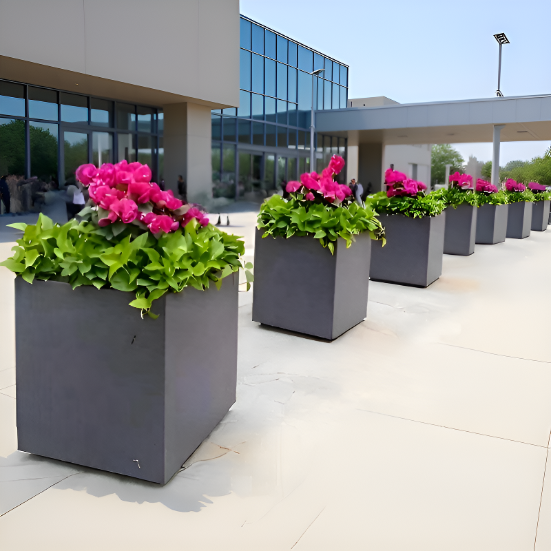 Nowoczesna doniczka aluminiowa