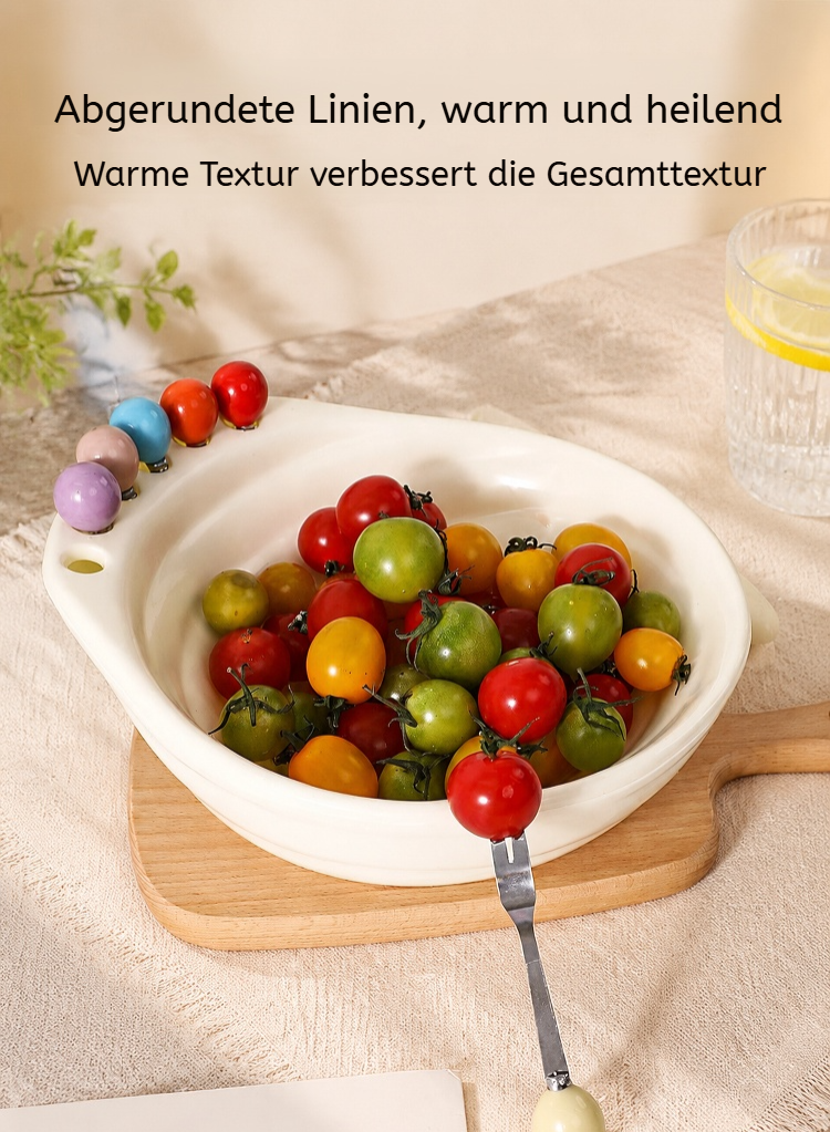 Schnecken Gabeln und Schalen auf einem gedeckten Tisch
