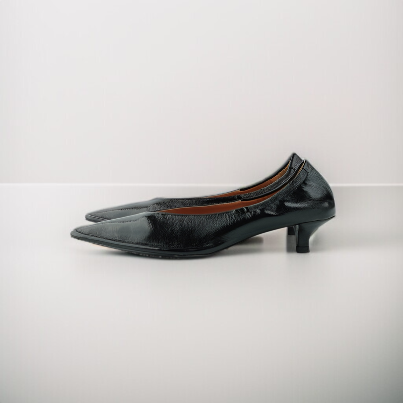 2025年夏 プリーツ 気質 シングルシューズ プロフェッショナル キャットヒール シングルシューズ レディース 夏 浅め ハイヒール ミドルポインテッドトゥ ソフトレザー レディースシューズ