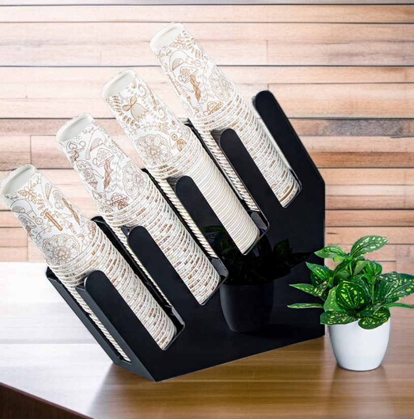 종이컵이 들어있는 수납대 내부 모습