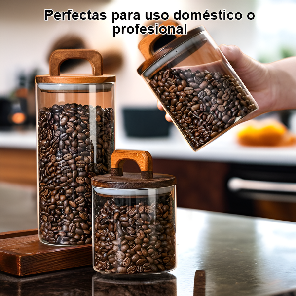 Juego de frascos de vidrio para especias en la cocina