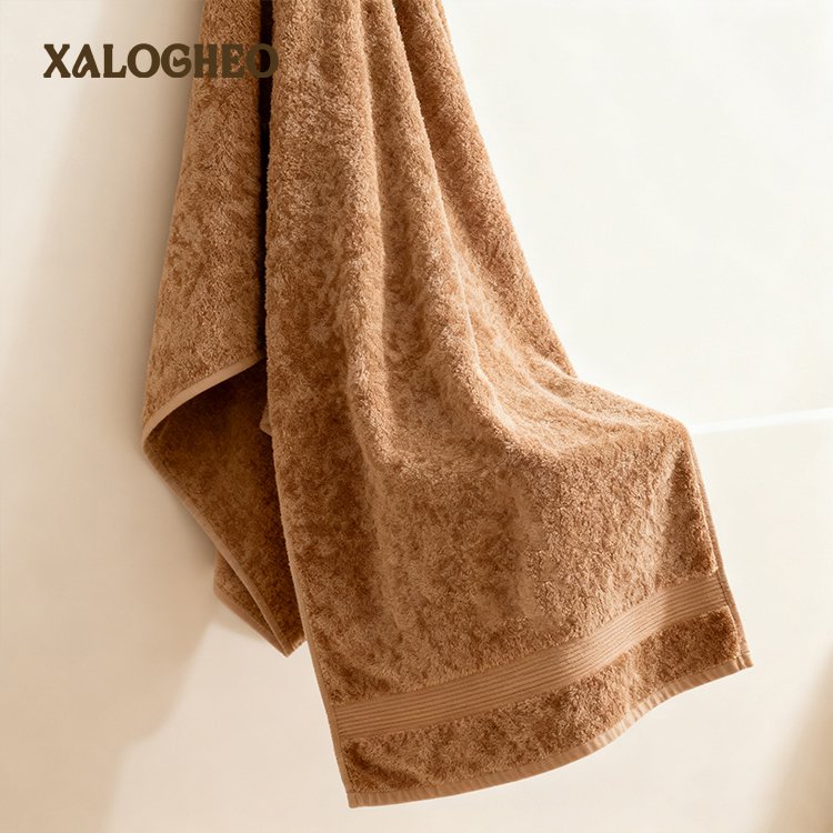 피부에 자극 없는 목욕 타월 사용 모습