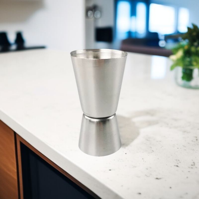 Copa medidora de cócteles de dos lados