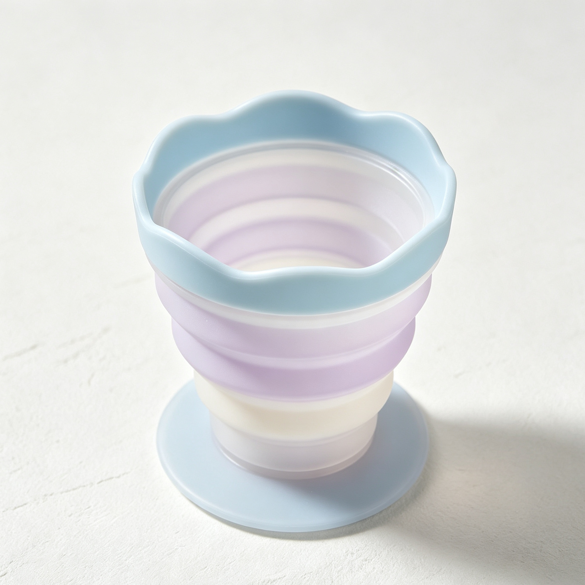 Three-piece silicone water cup set with wavy edge design