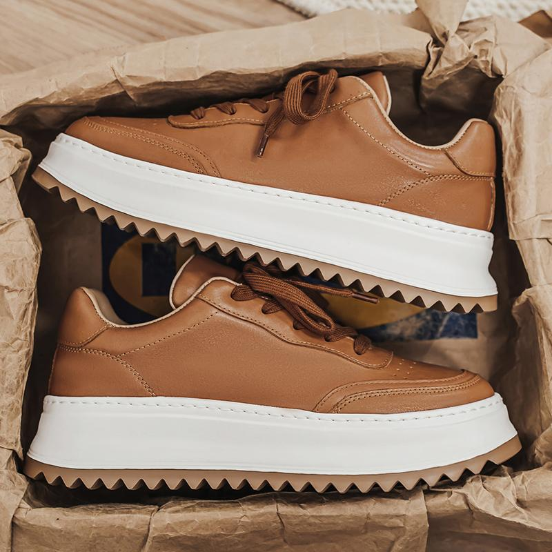 高級メンズヴィンテージホースレザーカジュアルシューズ 厚底通気性スニーカー