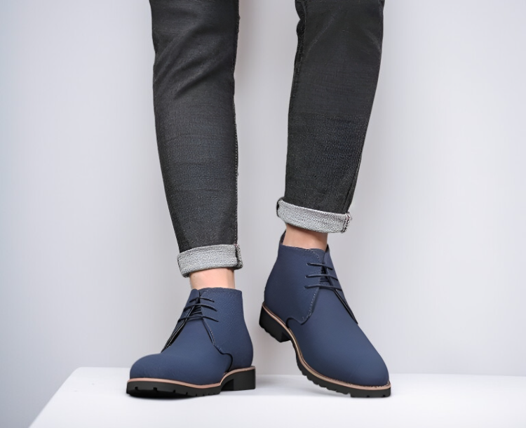 トレンド感ある尖ったつま先メンズシューズ