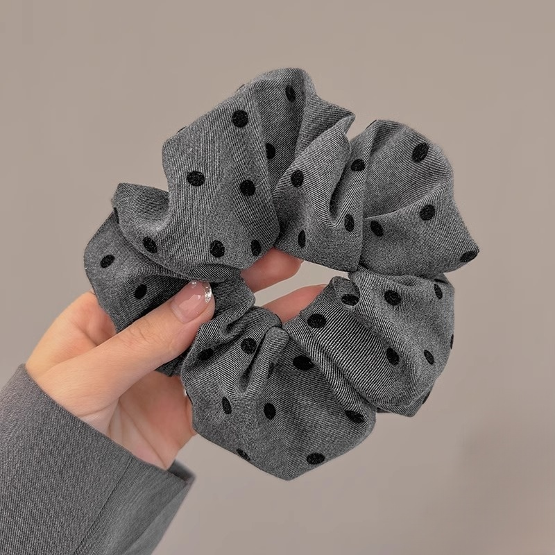 高伸縮性シュシュ