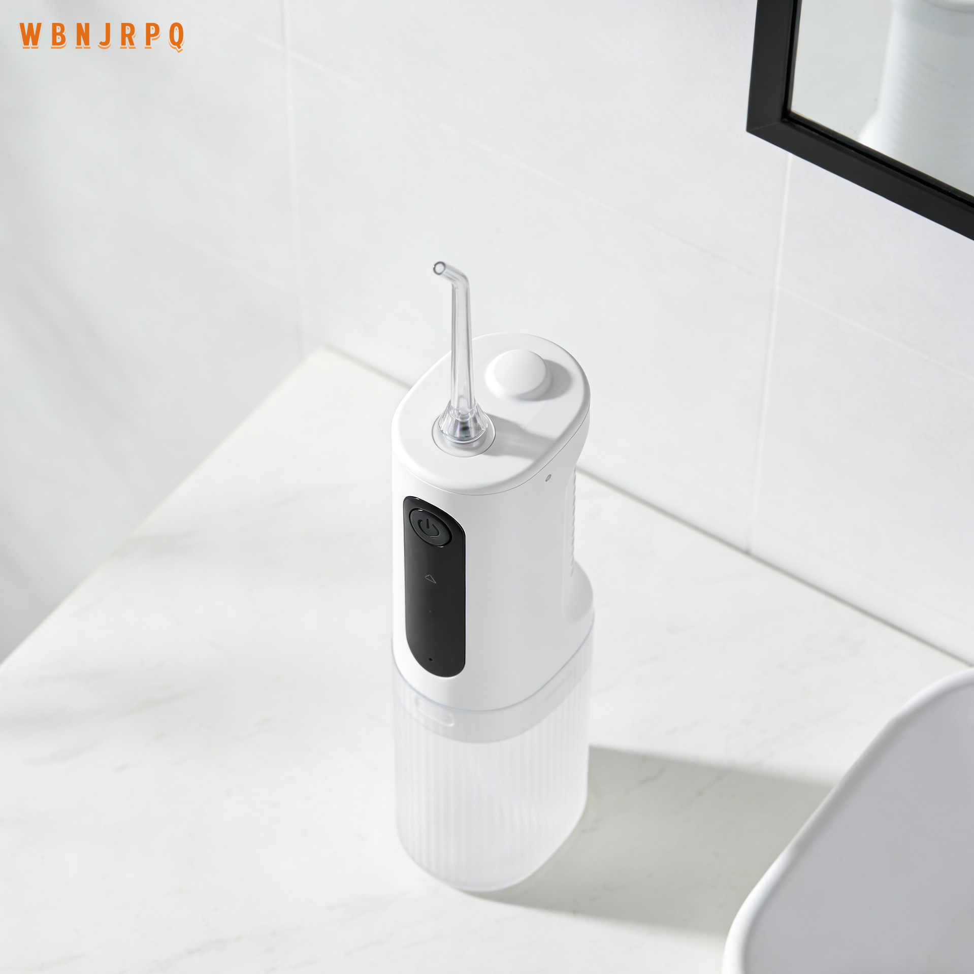 Mini irrigador bucal portátil