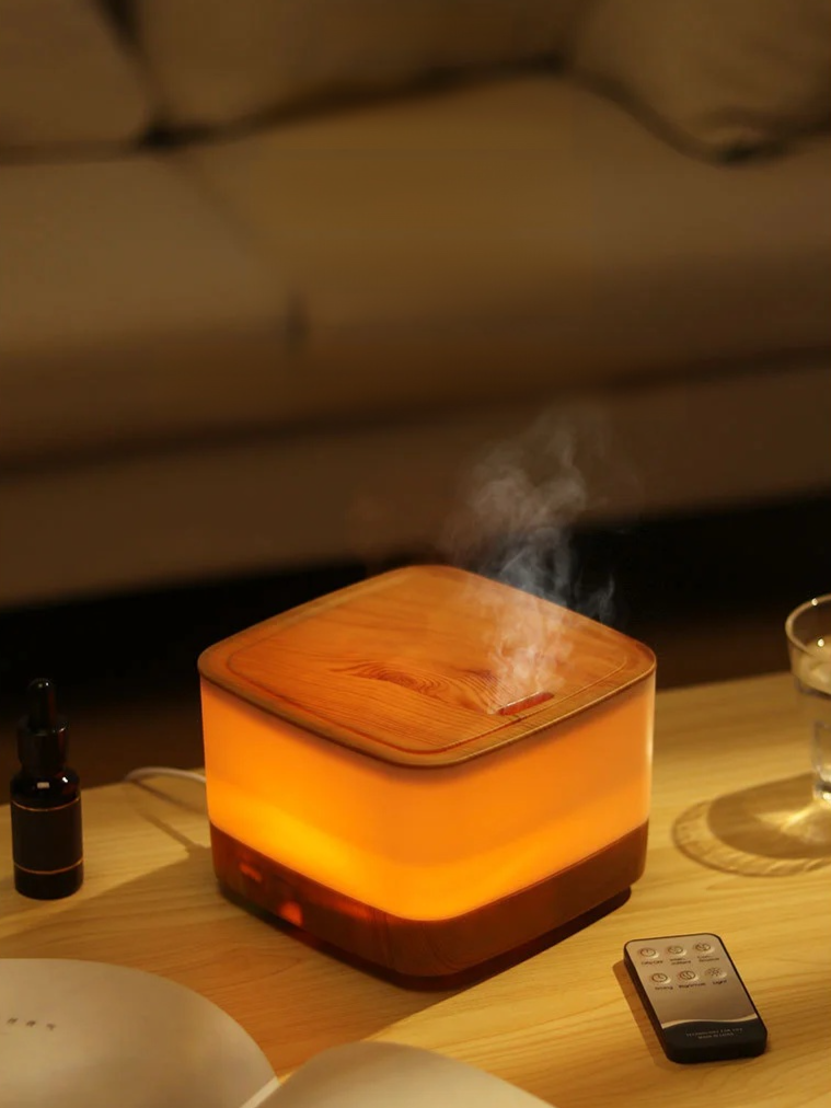 Essential oil compatible desktop humidifier for relaxation