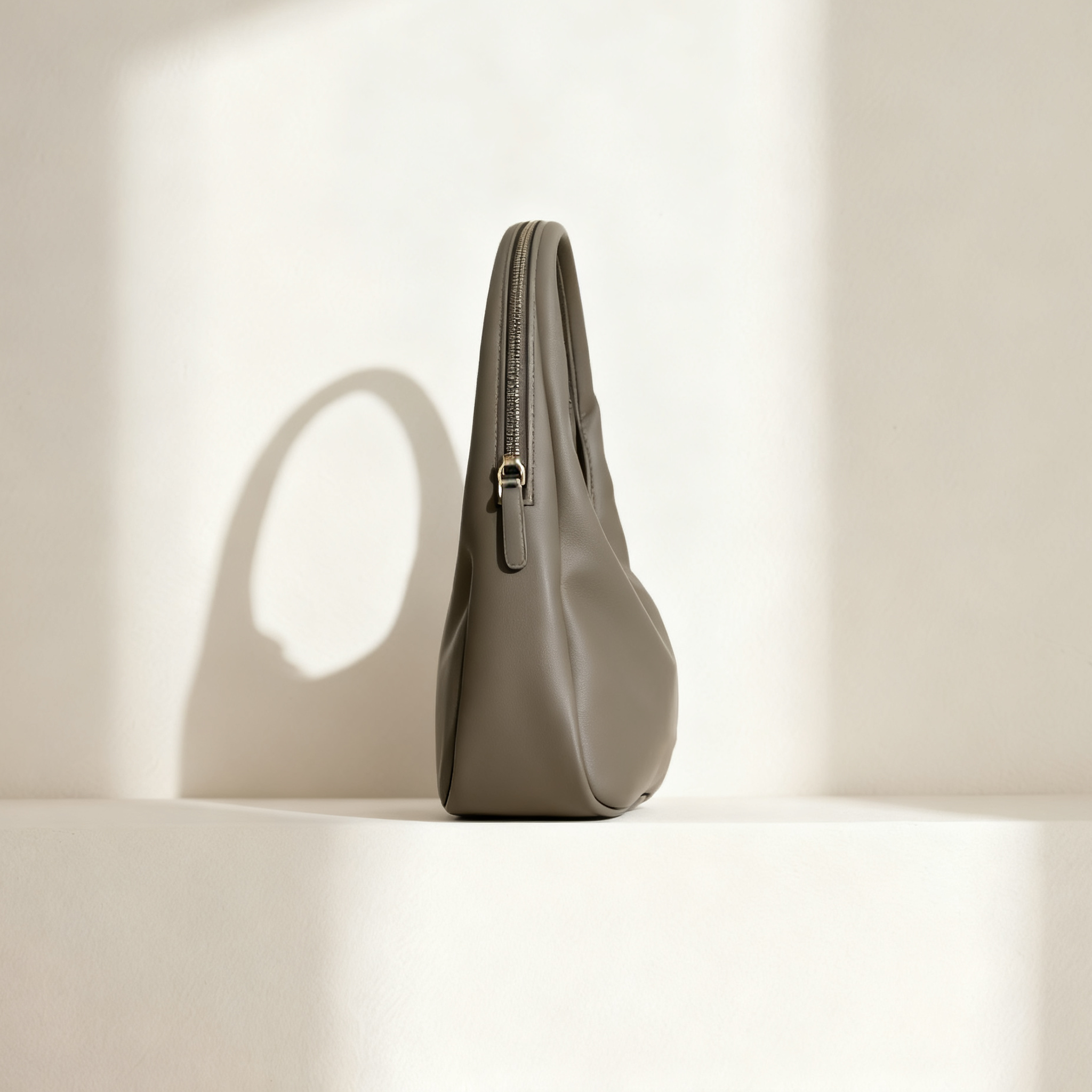 กระเป๋าหนังแฟชั่นทรงวงกลม