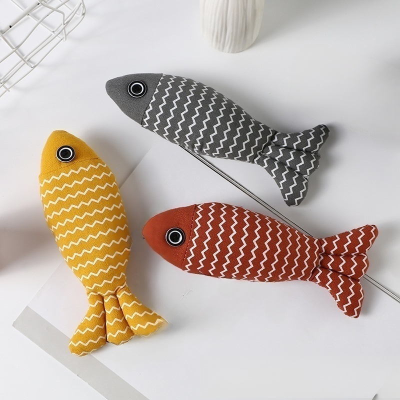 Katzenspielzeug in Fischform aus Hanfseil