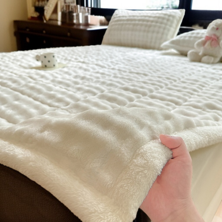 Gruby materac kaszmirowy na jesień i zimę