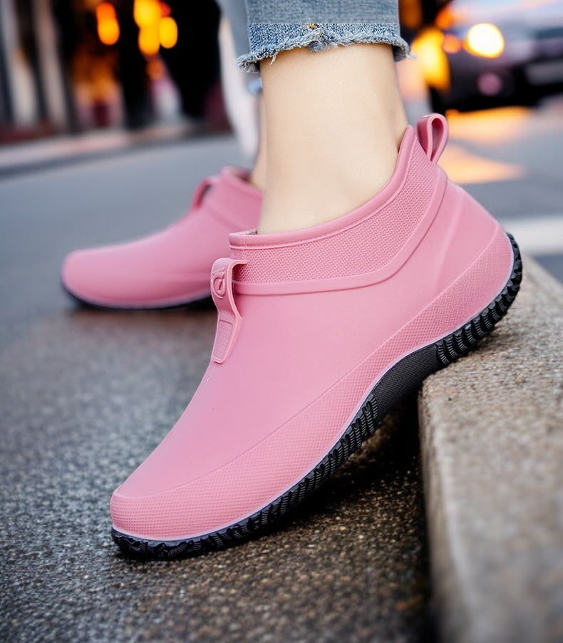 여성 짧은 레인부츠 디테일 확대