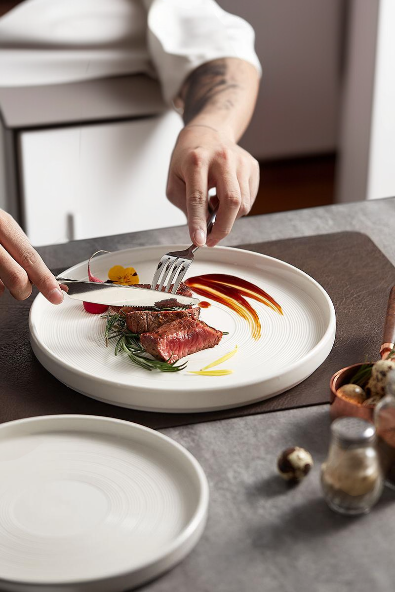 식탁을 보호하는 테이블매트 디자인