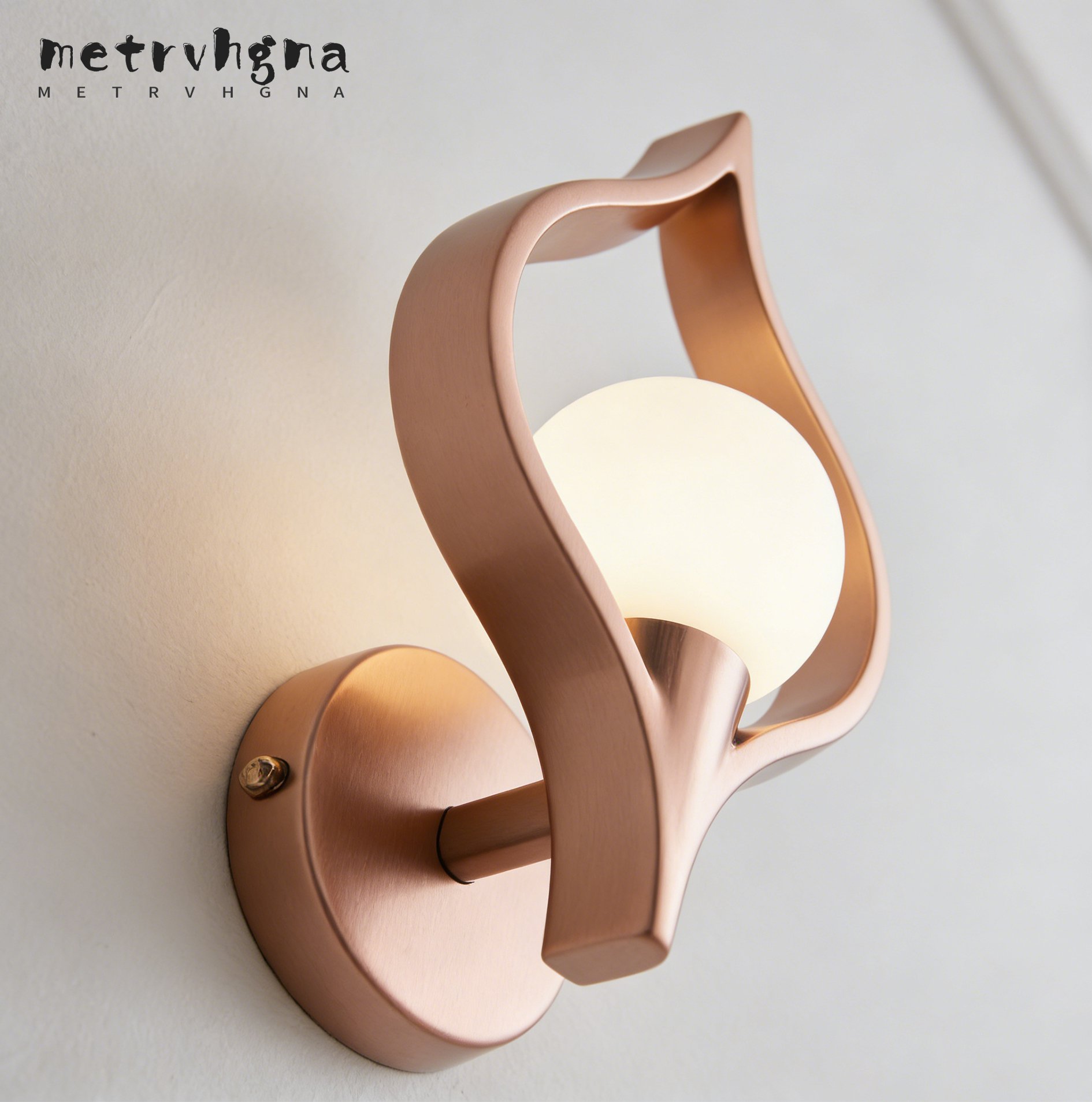 โคมไฟติดผนังสำหรับห้องนั่งเล่น