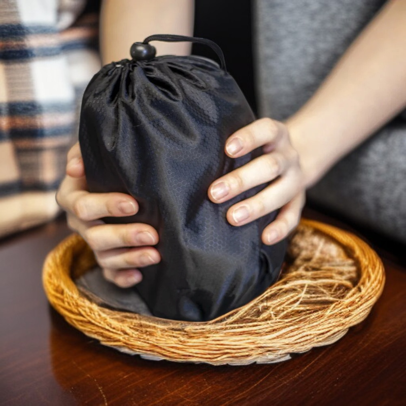 หมอนรองคอรูปตัว H สำหรับเดินทางโดยเครื่องบิน จาก Daiso