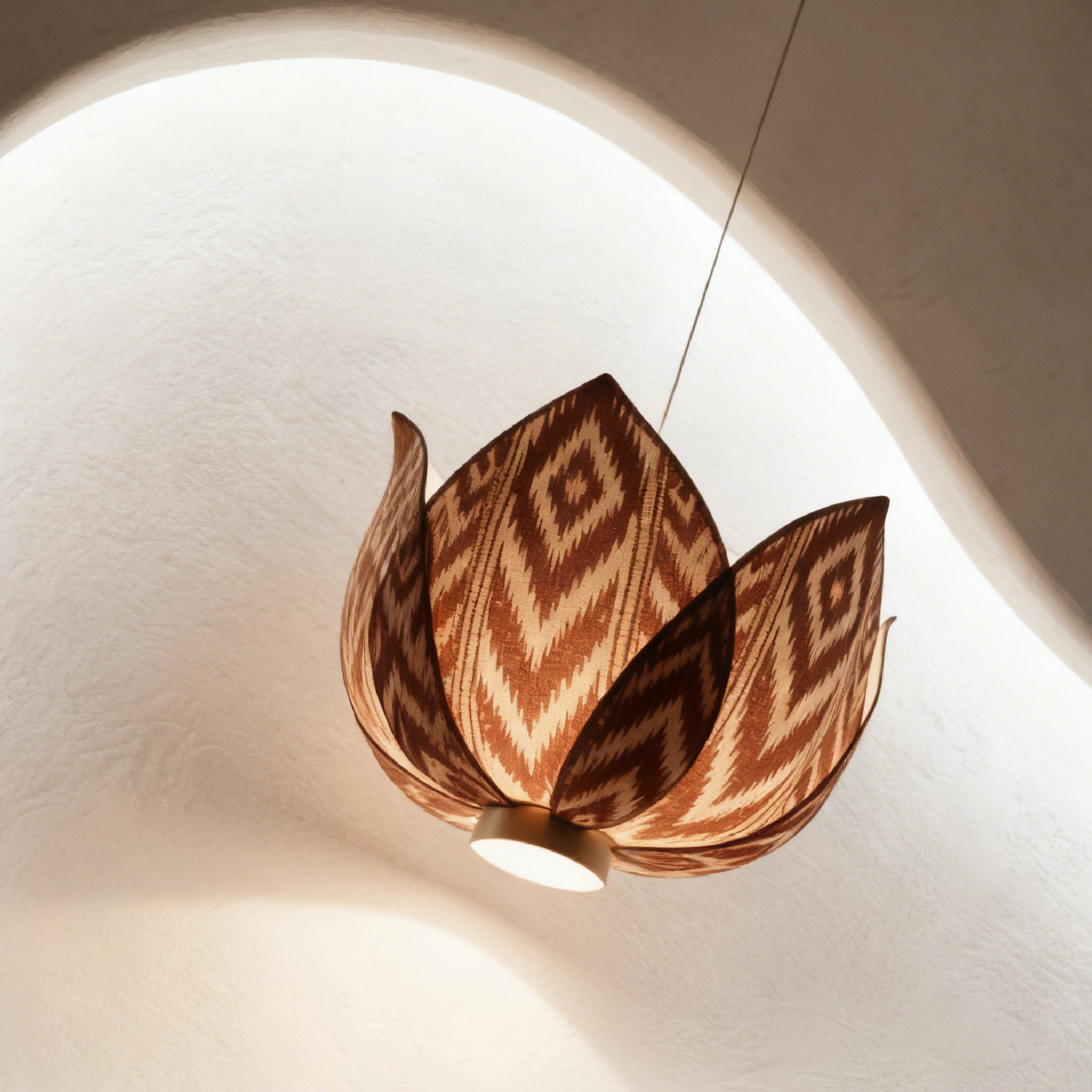 โคมไฟเพดานดีไซน์กลีบดอกไม้ไม้สวยงาม