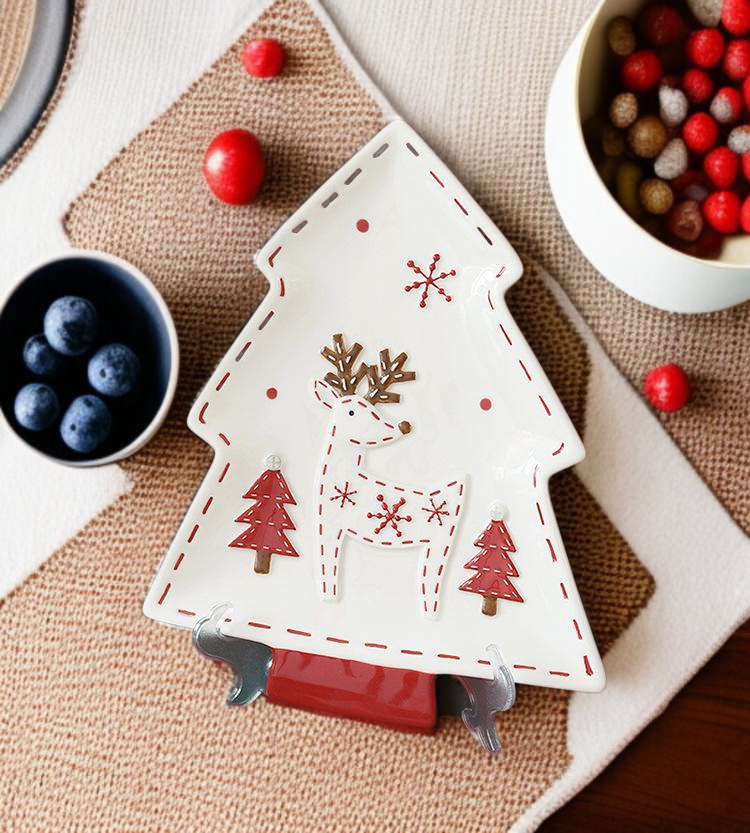 파티 장식과 어울리는 트리 모양 식판