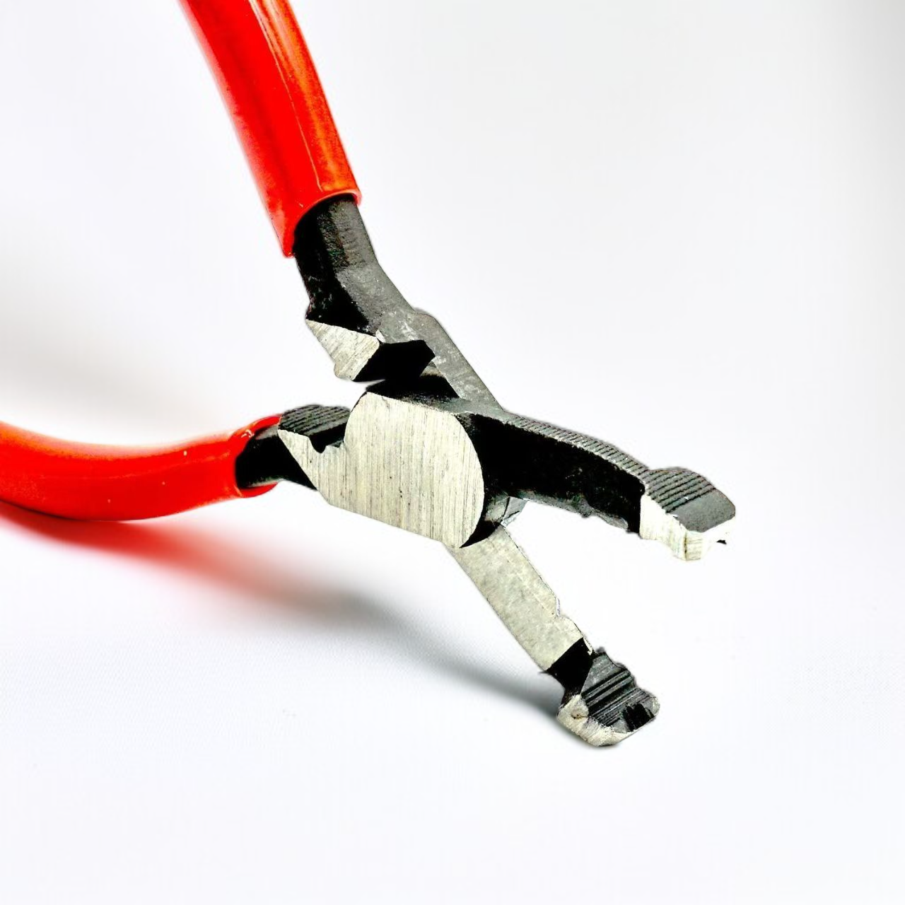 Extractor de tornillos multifuncional para quitar tornillos dañados y oxidados.