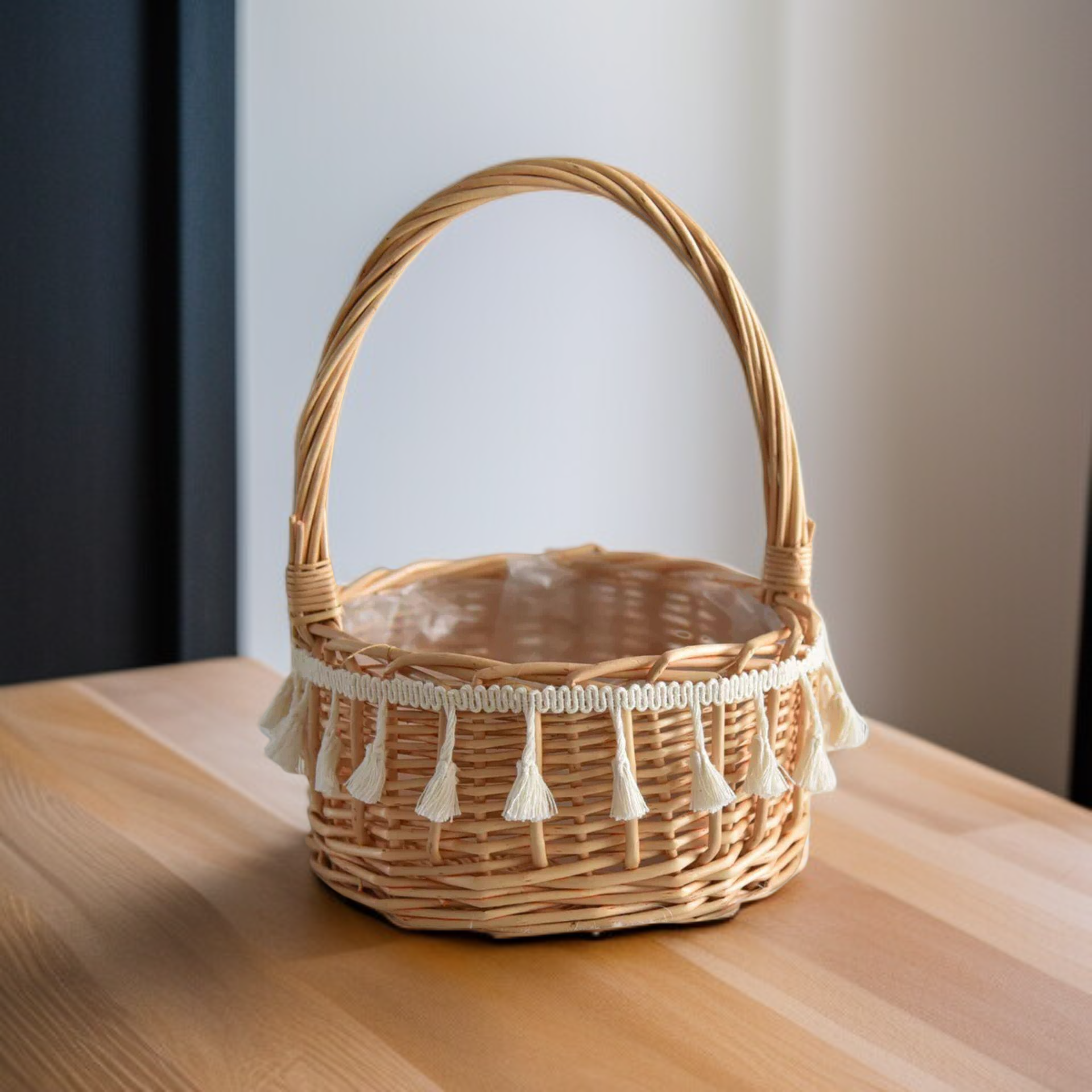 손으로 들 수 있는 등나무 꽃바구니