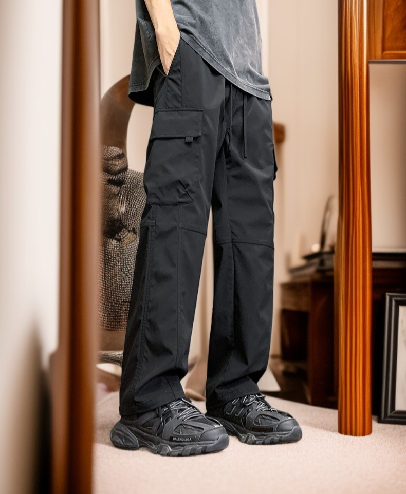 雨の日も安心の防水メンズパンツ