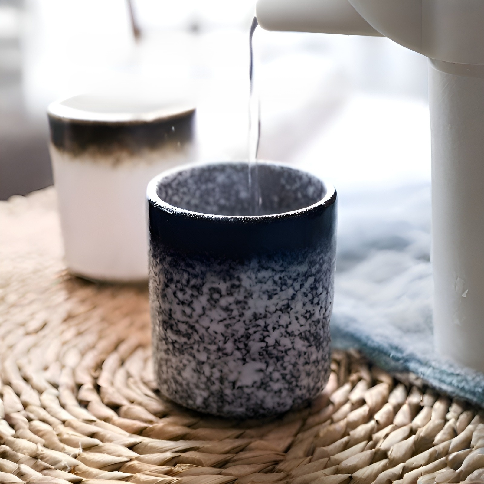 日本のシンプルな陶磁製ティーカップ　単品茶具小さなカップ