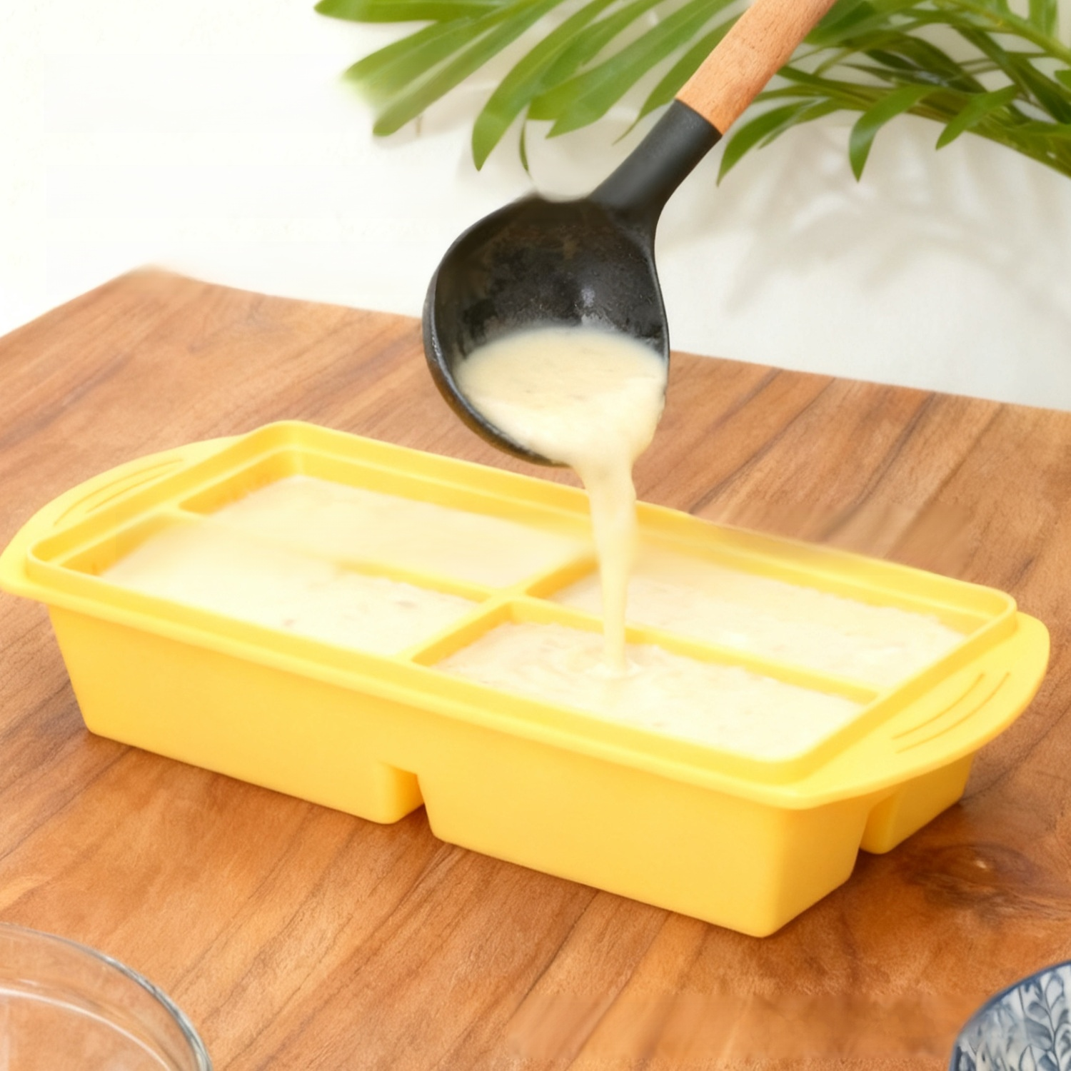 Household 4-Grid Ice Cube Tray with Lid