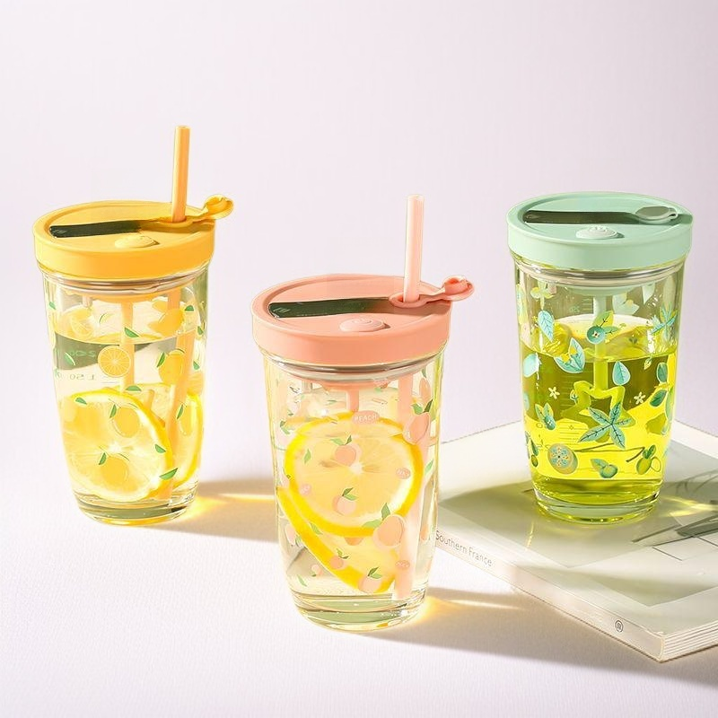 Vaso de pajita de oficina