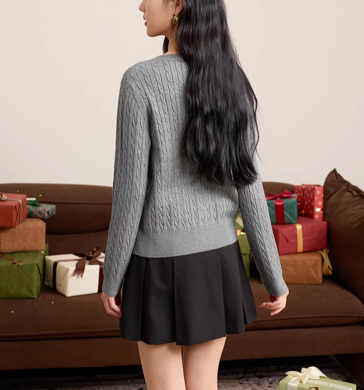 クルーネック部分の拡大写真