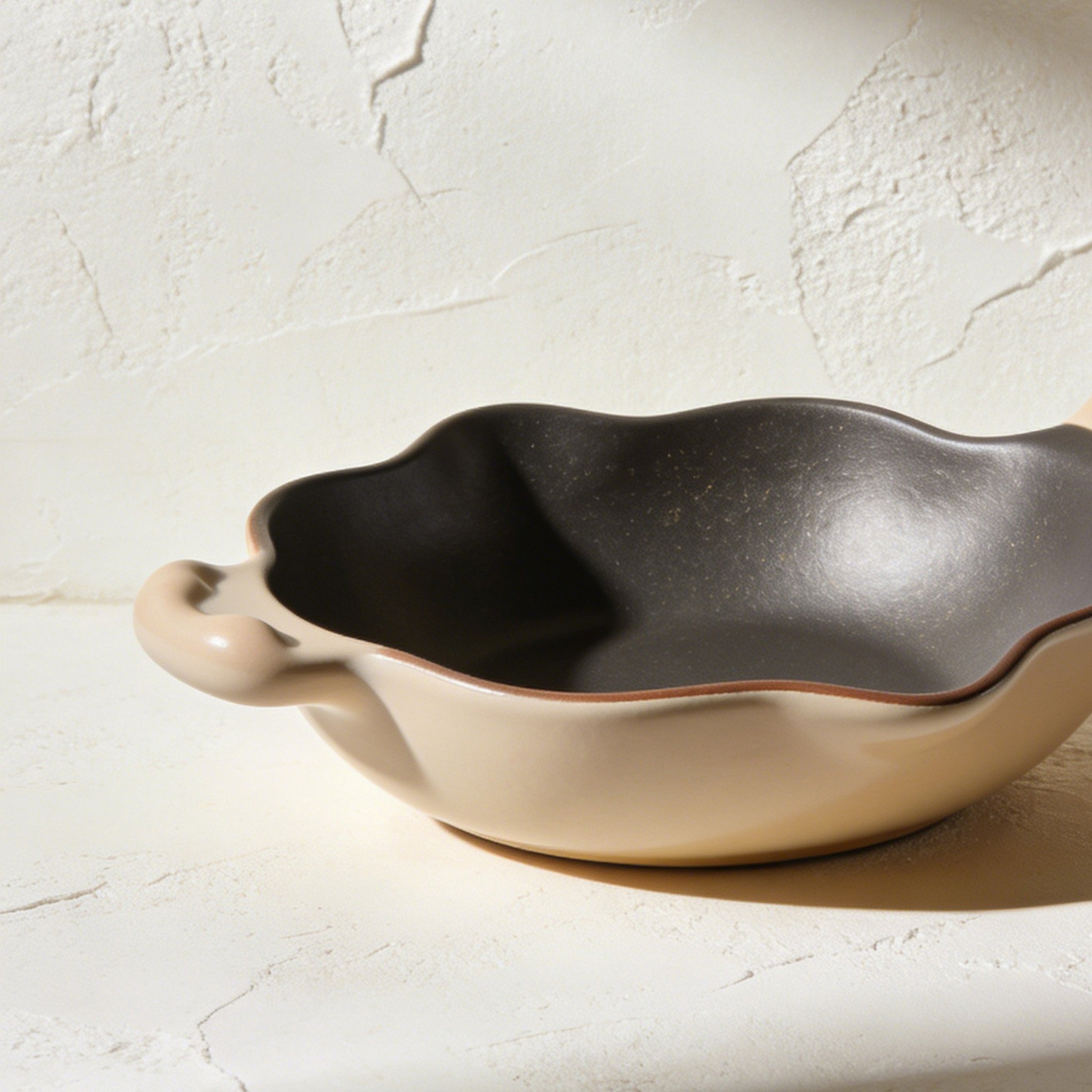 Tapadásmentes wok serpenyő főzés közben