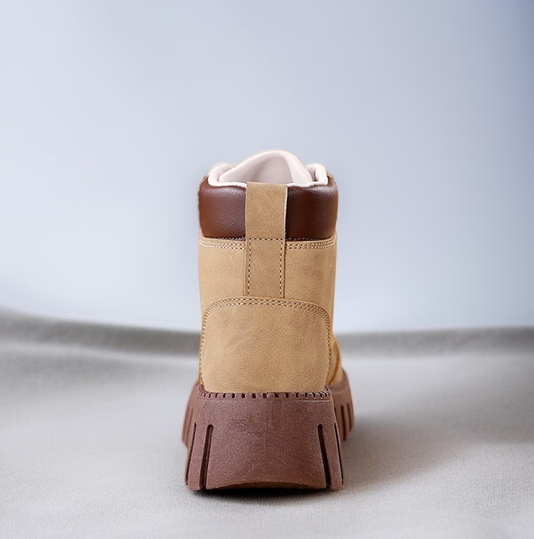 レディース厚底スノーブーツの着用イメージ