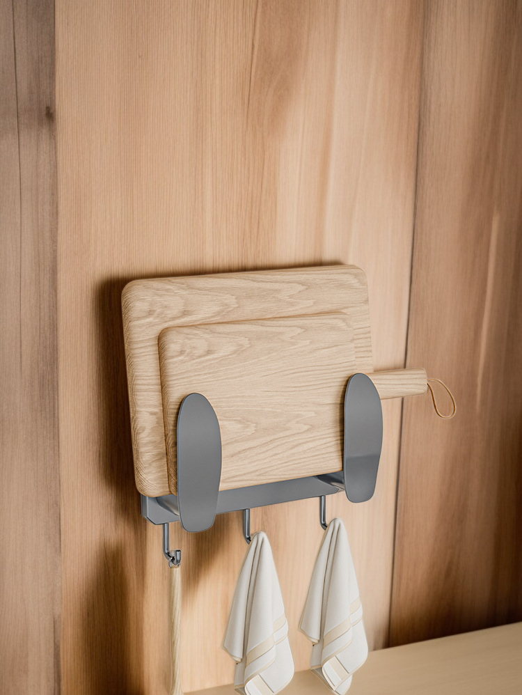 Pot lids neatly organized using wall-mounted rack