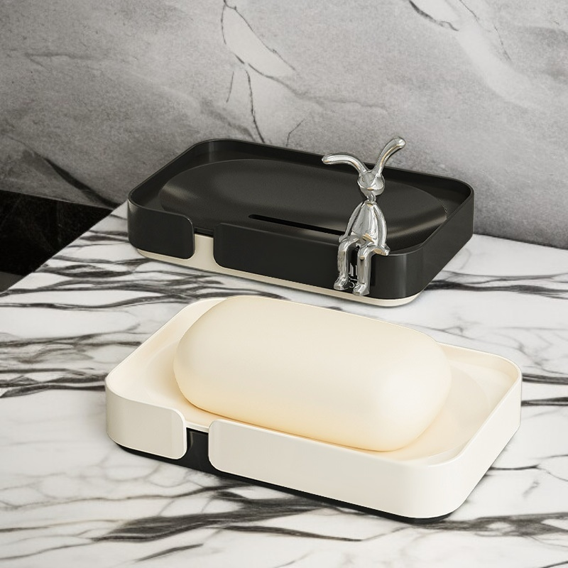 Non-water-accumulating soap drainer