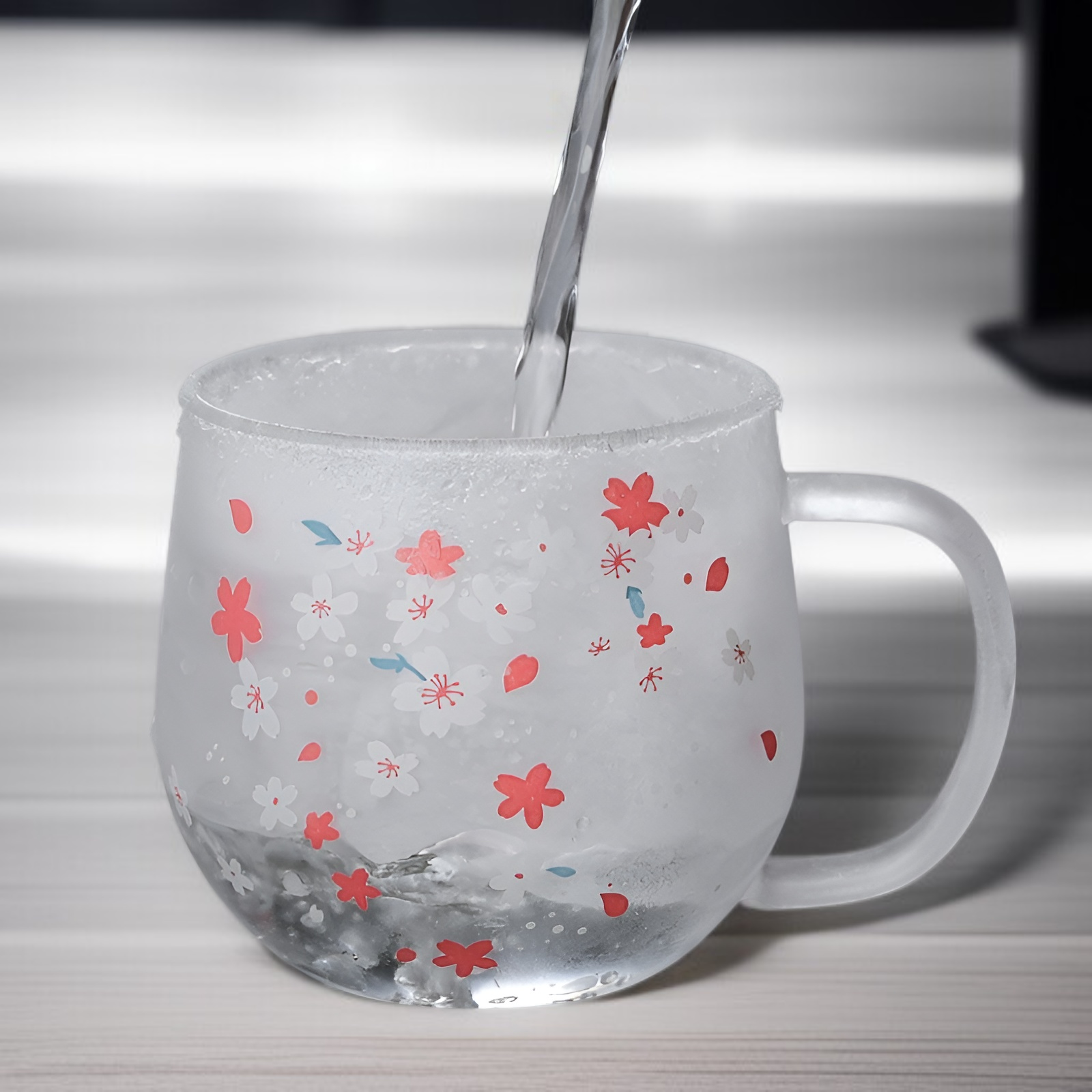 Sakura-Glas als stilvolles Geschenk verpackt