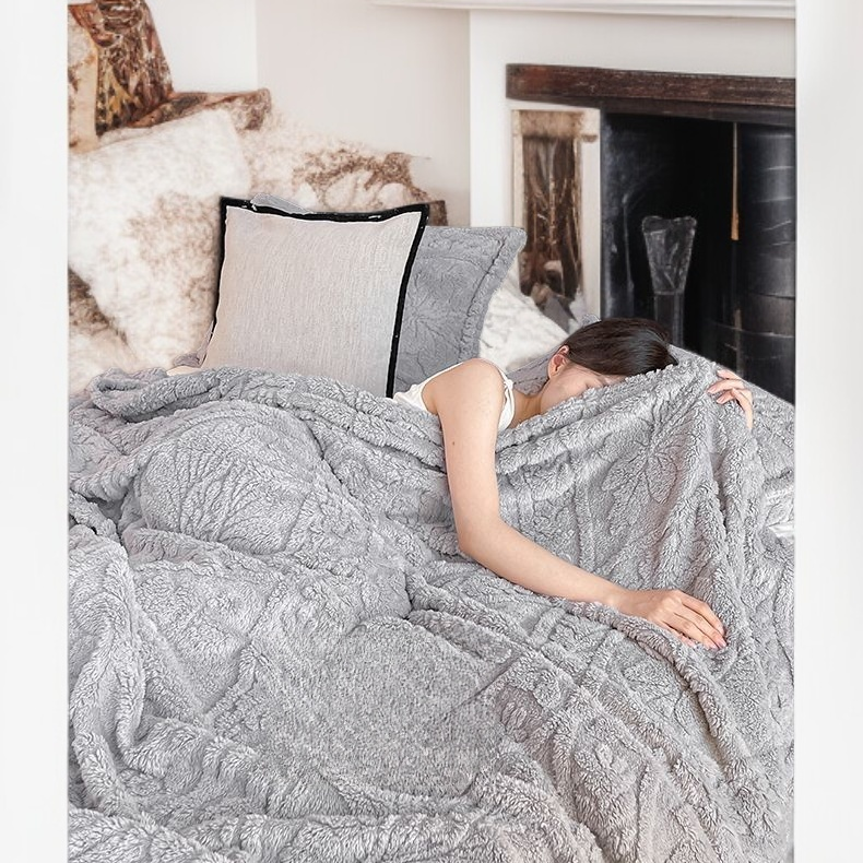 ملاءة سرير من صوف التفتا على الطراز الأوروبي مع صوف إضافي وملاءة لحاف من صوف الحليب السميك